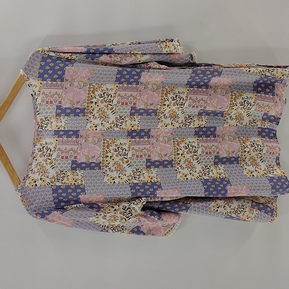 Haptics By Holly Harper Babydoll Top Size 1X Blue Pink Flowy Pullover Blouse - Picture 6 of 6